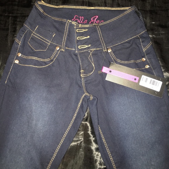 🆕Jeans And Top - Picture 5 of 8